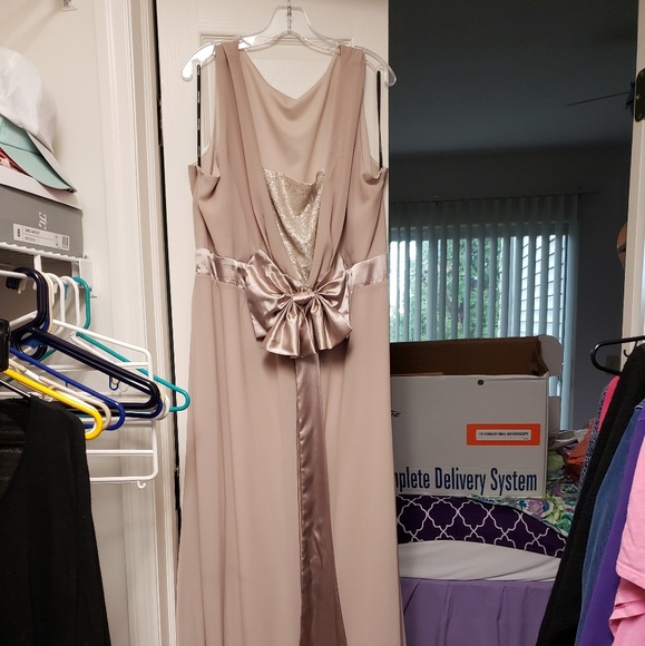 ASOS TFNC Bridesmaid dress - Picture 3 of 4